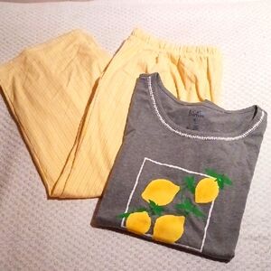 Beautiful Croft & Barrow Lemon Print Capri Pajama Set - Gray and Yellow 🍋⚜️🍋⚜️